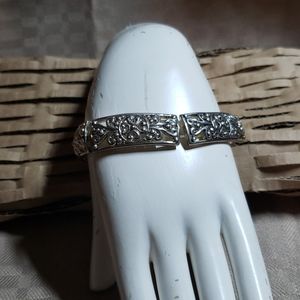Silver Tone Stretch Bracelet (20)